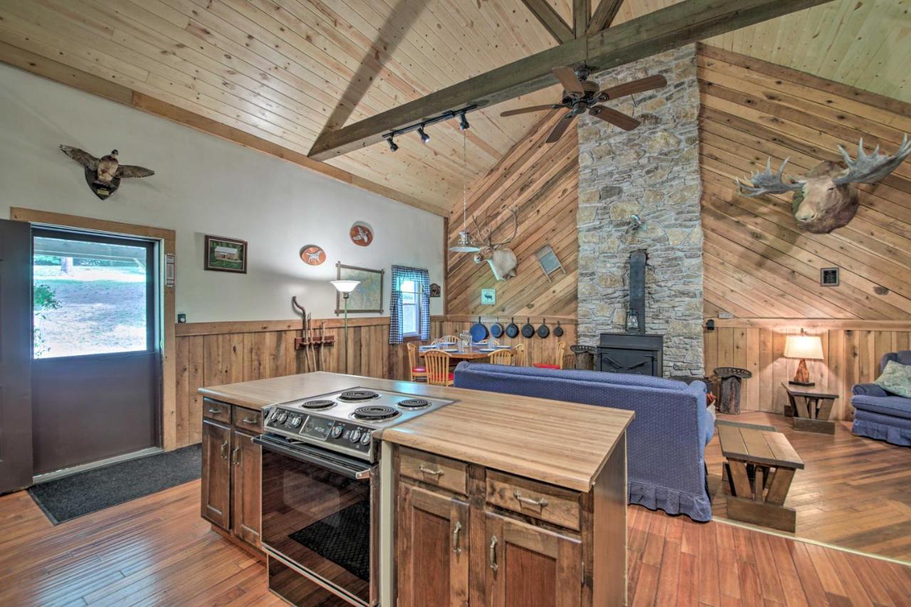 Waters Edge Retreat With Deck On Patoka Lake! Taswell Exterior photo