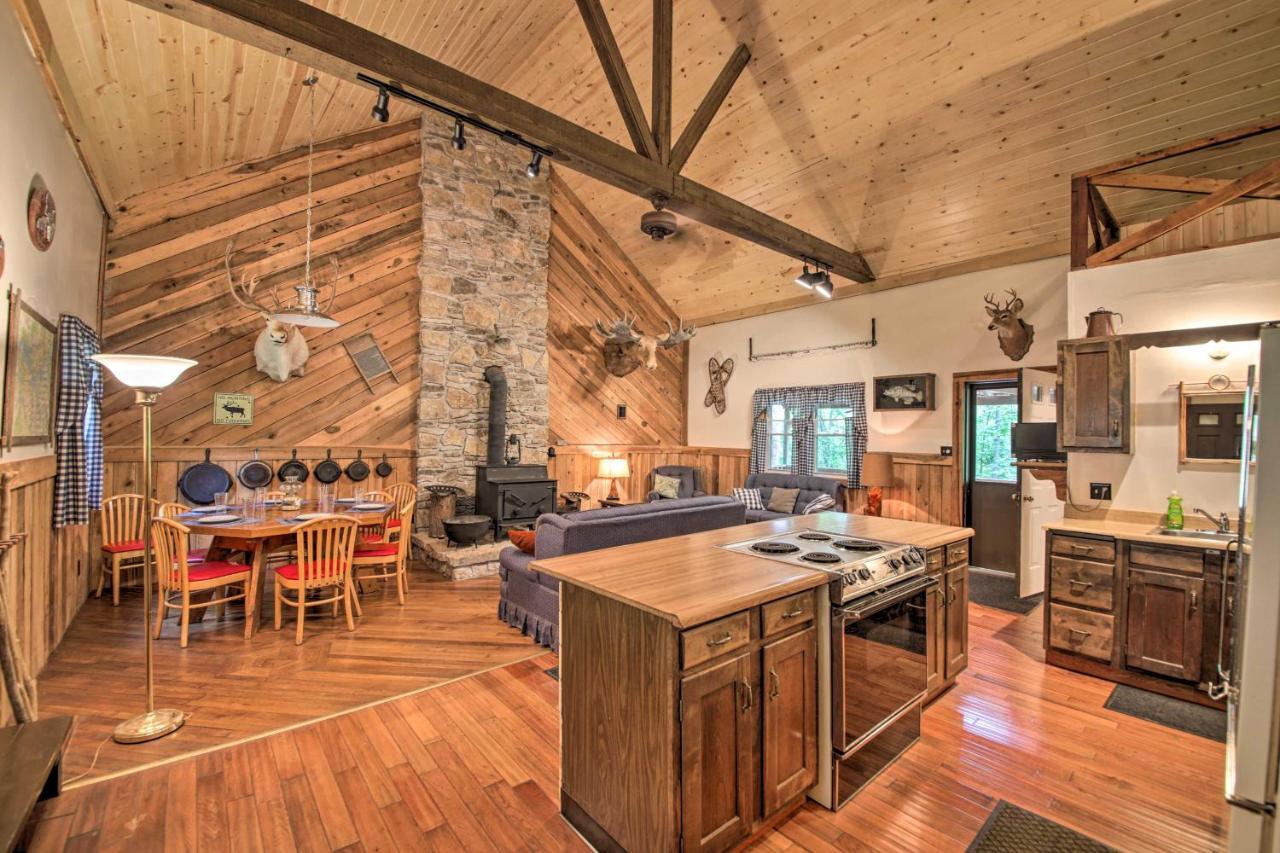 Waters Edge Retreat With Deck On Patoka Lake! Taswell Exterior photo
